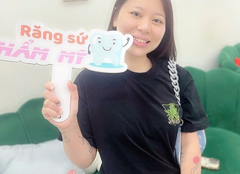 Bạn Hanh nụ cười sau dán răng thỏ emax tại Nha Khoa SV 