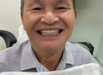 CHÚ KIÊN THỰC HIỆN PHỤC HÌNH 2 HÀM THÁO LẮP TẠI NHA KHOA SV 