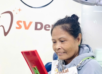 CÔ DIỆU LÀM CẦU RĂNG SỨ TẠI NHA KHOA SV 