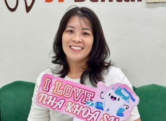 Nụ cười mới của chị Thơm sau làm răng sứ toàn hàm Tại NHA KHOA SV