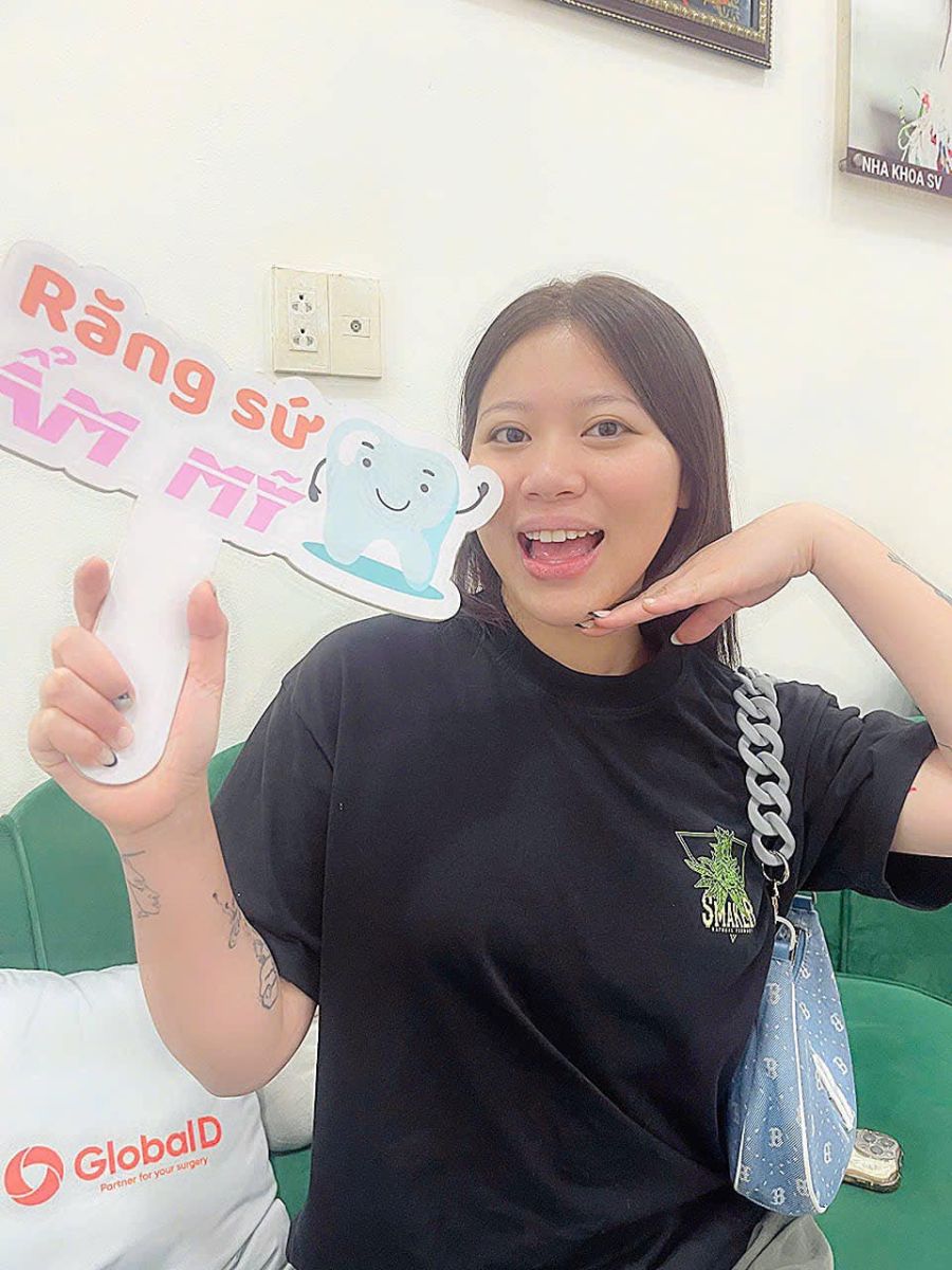 Hình ảnh khách hàng làm răng sứ thẩm mỹ tại Nha khoa SV quận 3
