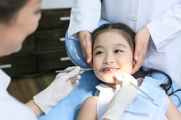 Nha khoa SV quận 3 điều trị sâu răng cho trẻ em